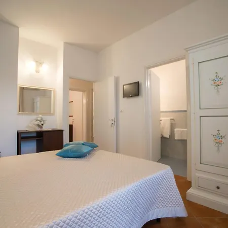 Corte Dell'immacolata Al Mare 3* 玛丽娜迪曼卡维萨