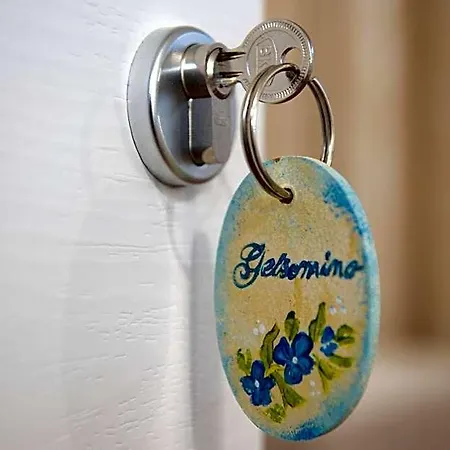 Corte Dell'immacolata Al Mare B&B 마리나디만카베르사