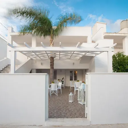 Corte Dell'immacolata Al Mare Bed and Breakfast